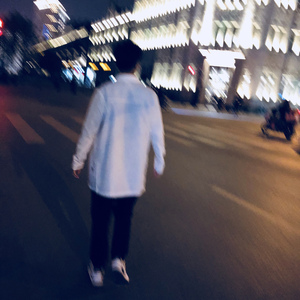 美女黑洞洞被人操
